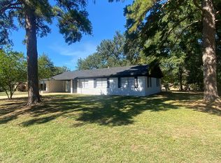 407 Tanglewood Dr, Atlanta, TX 75551