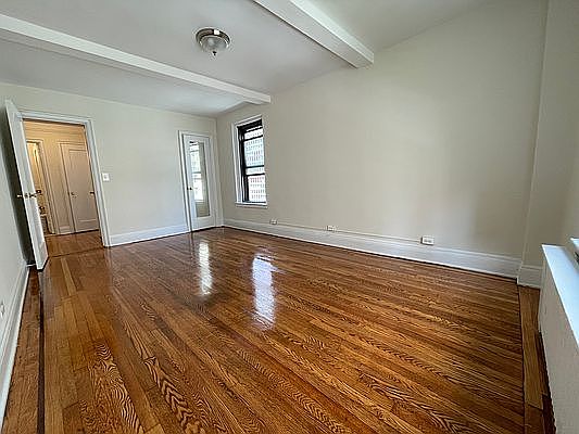 3rd image of 310 E 55th St APT 8C