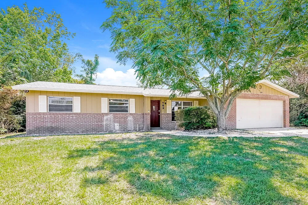 3 bed, 2.0 bath, 1451 sqft, $1,965 — Photo 4