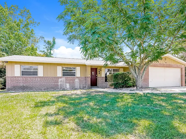 989 E Normandy Blvd — Photo 4