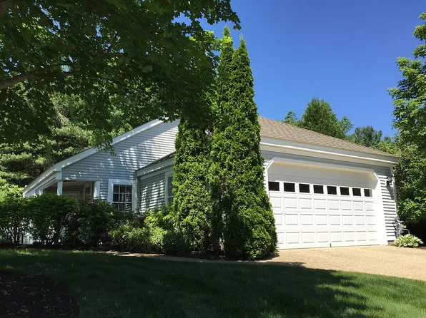 57 Kensington Ln, Bedford, NH 03110