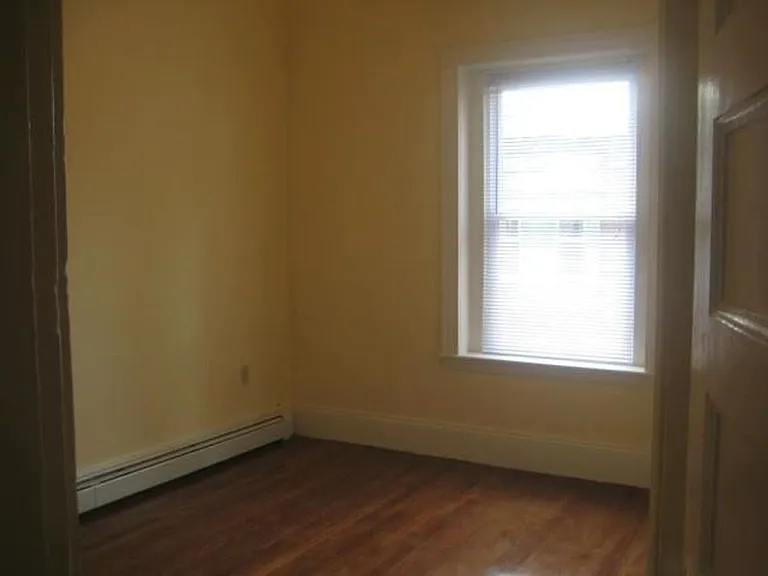 1524 Tremont St — Photo 4