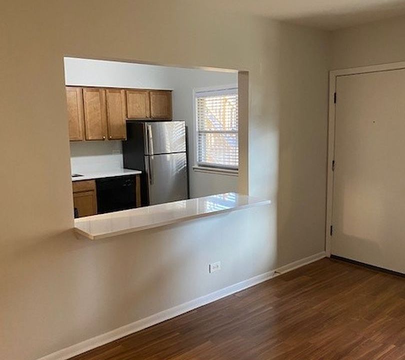 1st image of 162 N Humphrey Ave APT 3B
