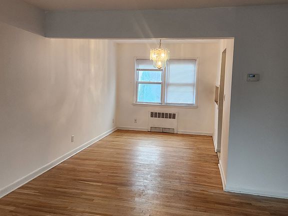 3rd image of 323 Hussey Rd Floor 1