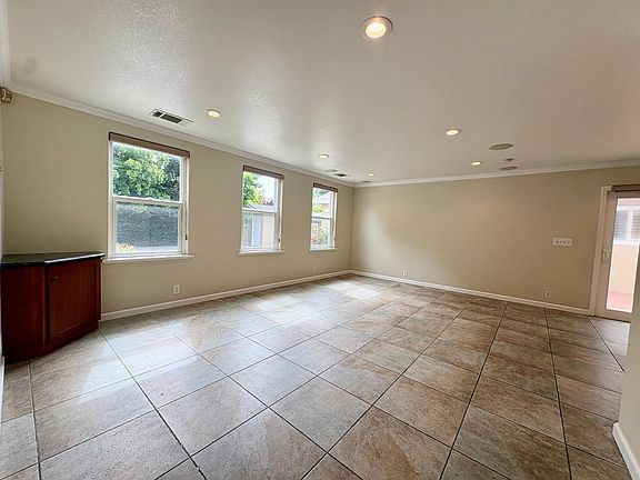 4th image of 1386 Flora Ave