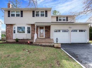 2098 Skipper Ct, Bellmore, NY 11710