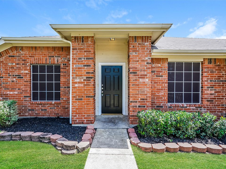 1st image of 301 Sun Meadow Ln