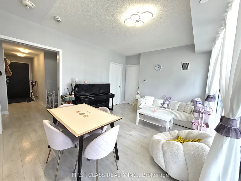 2221 Yonge St #1501 — Photo 16