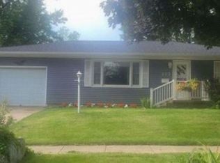 203 E Adams St, Mount Ayr, IA 50854