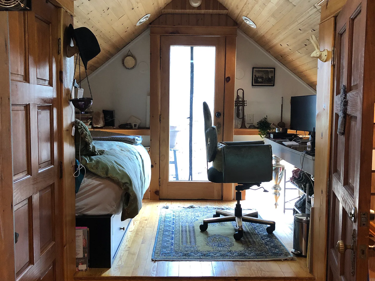 Studio, 700 sqft, $1,650 — Photo 2