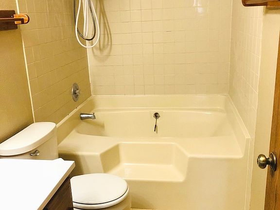 5th image of 2301 Ashland Dr