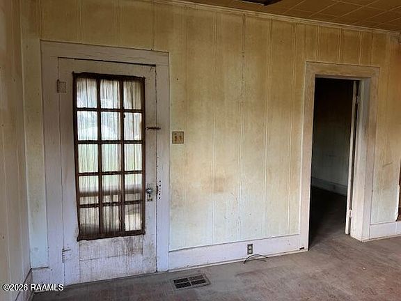 4th image of 211 Bertinot Rd