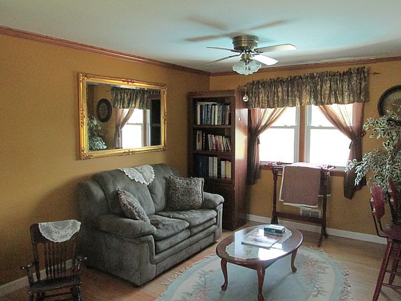 5th image of 7 Ashwood Dr