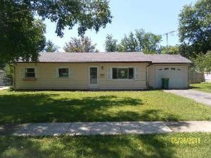 1st image of 208 E Arrowhead St