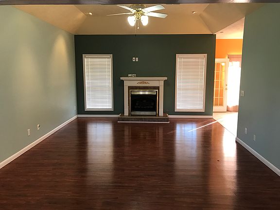 5th image of 601 Oakdale Dr