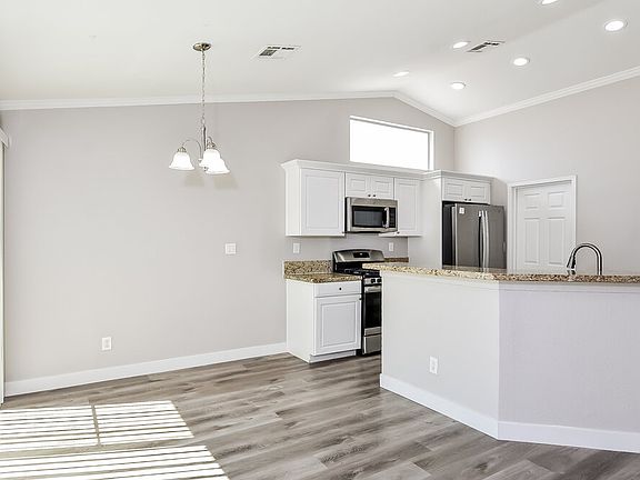 5th image of 3917 Herblinda Ln