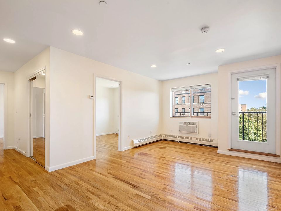 1st image of 11882 Metropolitan Ave APT 6B