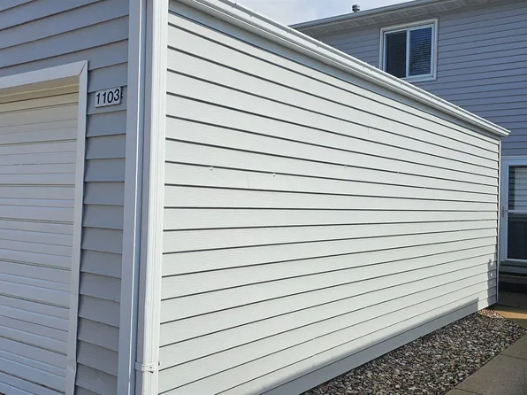 1103 S Bridgeport Pl, Sioux Falls, SD 57106