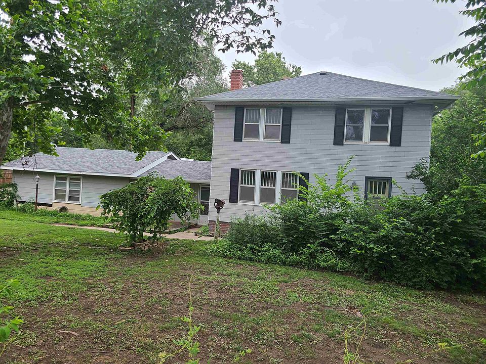 1st image of 826 W 49th St N