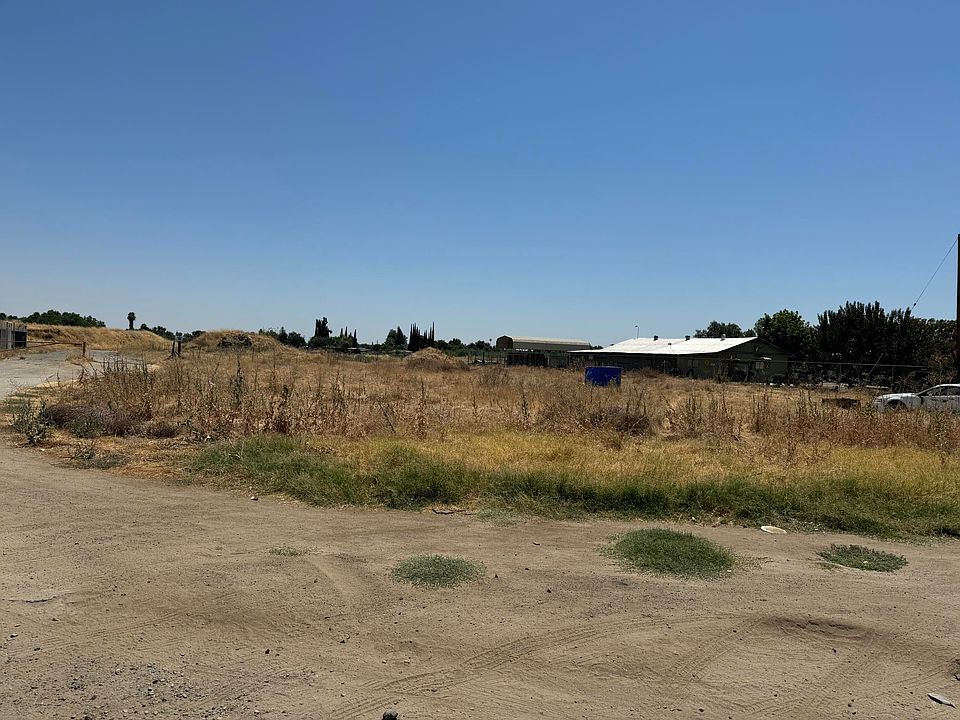2nd image of 667 E River Avenue