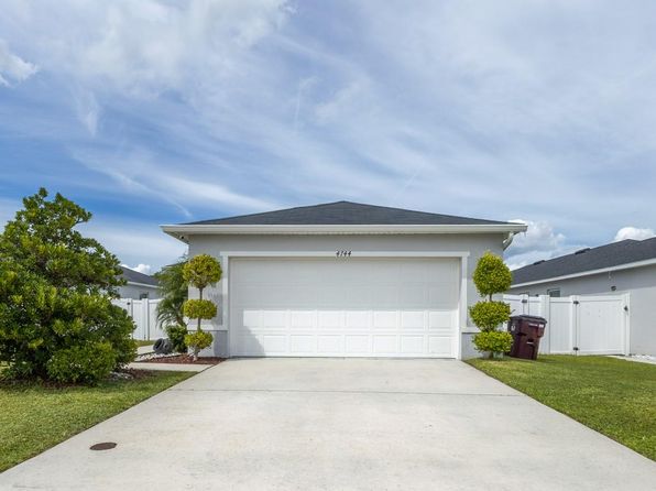 4744 Glencrest Loop