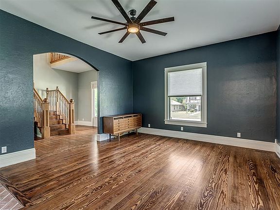 3rd image of 1401 W Chickasha Ave