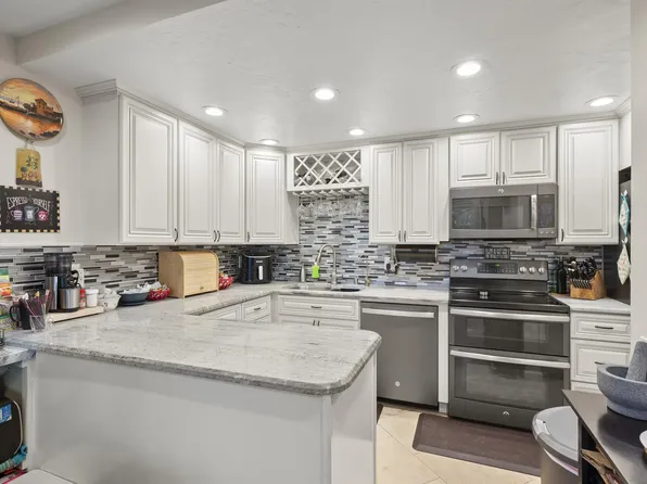 7820 Tommy Dr Unit 2, San Diego, CA 92119