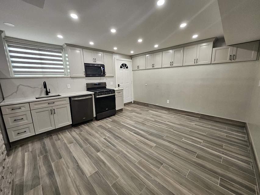 1st image of 576 Westwood Ave #B