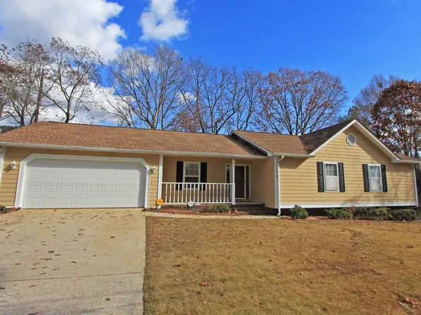 303 Randall Dr, Anniston, AL 36207