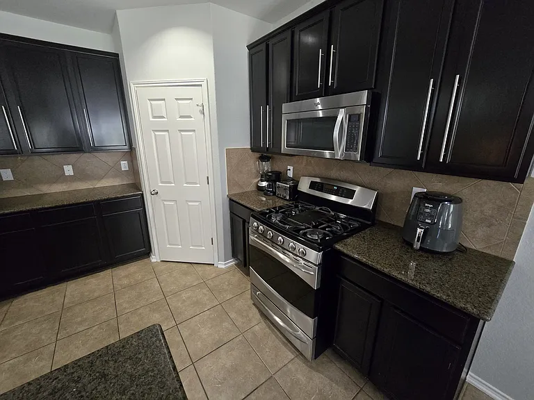 26711 Camden Chase — Photo 8