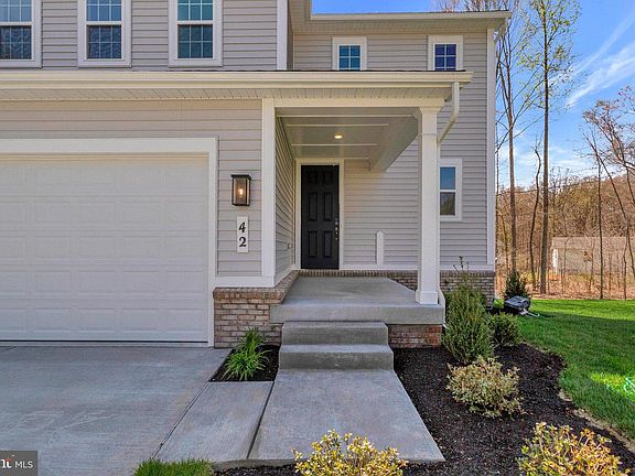 4th image of 42 Poplar Ct