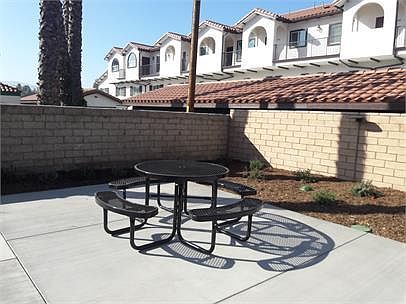5th image of 1762 Patricia Ave Unit 2