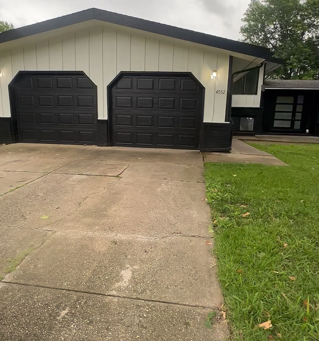6 bed, 2.5 bath, 2664 sqft, $3,000 — Photo 2