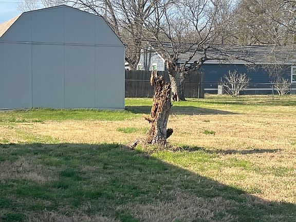 3rd image of W Hubbard Rd