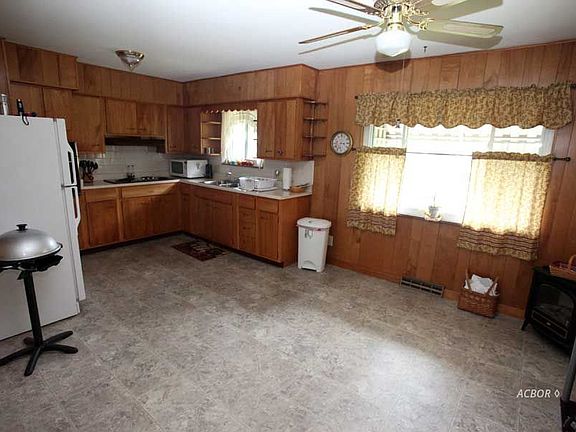 4th image of 207 Bastiani Dr