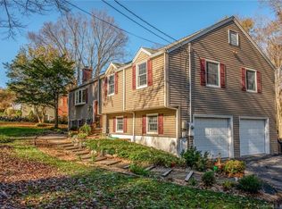 10 Devonshire Dr, Danbury, CT 06811