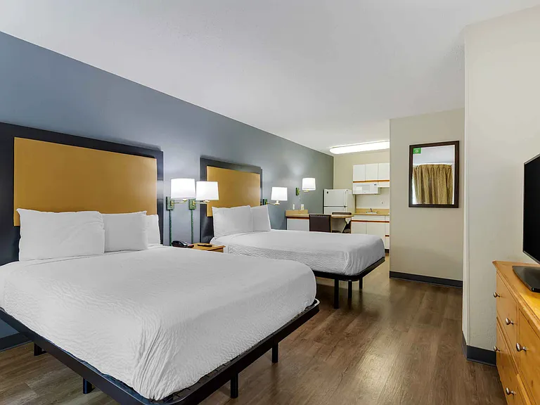 Studio Suite - 2 Full Beds