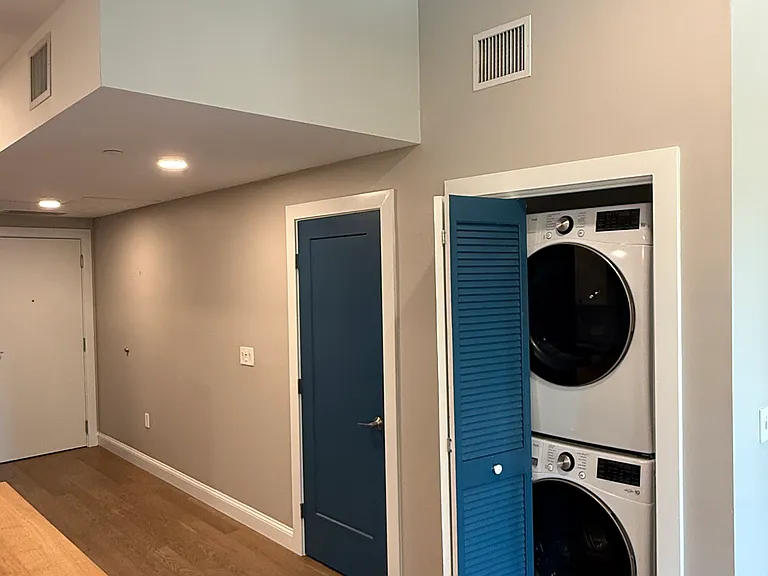 368 Pleasant St #303 — Photo 15