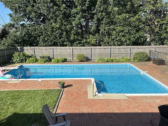 4th image of 4 Norton Dr