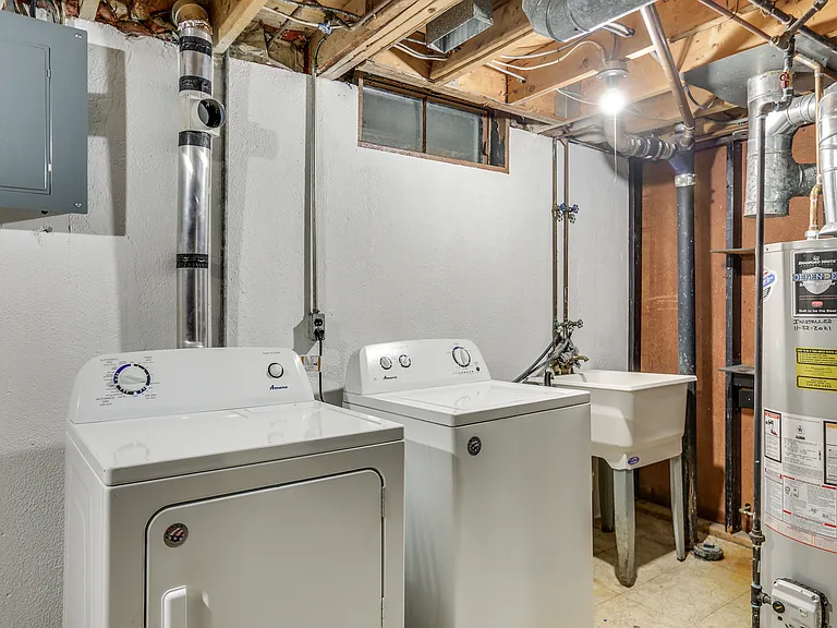 9215 Tavistock Dr — Photo 15