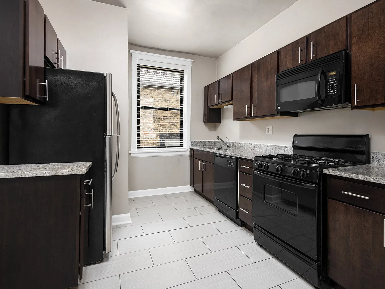 Reside on Irving Park — Photo 2