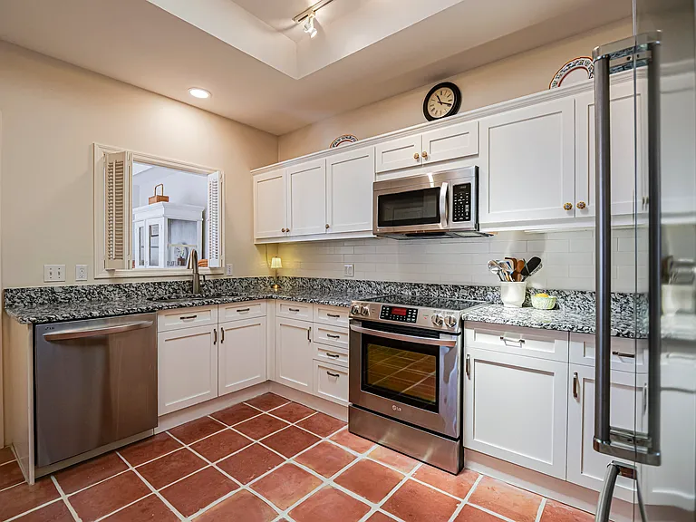 8367 Baytree Dr #8367 — Photo 12