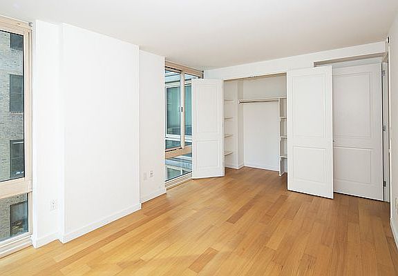 5th image of 260 W 54th St APT 20A