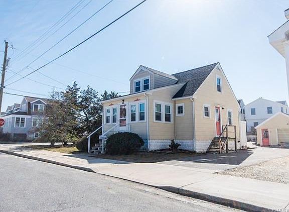 2nd image of 102 W New Jersey Ave