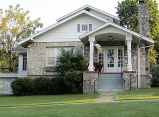 543 E 15th St, Baxter Springs, KS 66713