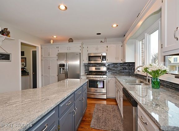 3rd image of 9 Saddlewood Ct