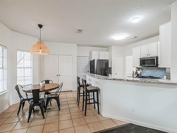 5th image of 1401 Bob White Avenue