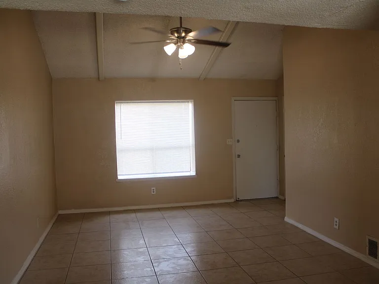 11500 Bob Mitchell Dr — Photo 4