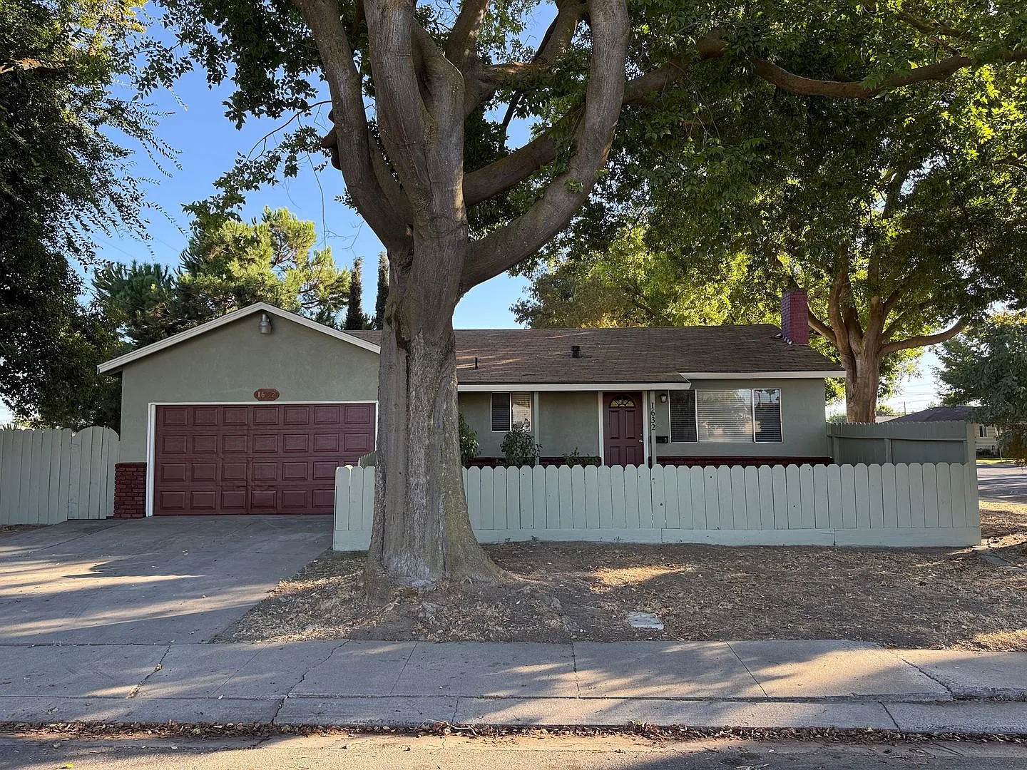 Recently updated single story home in Modesto! — Photo 3