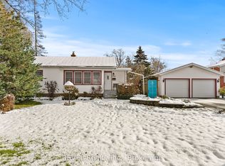 7962 Booth St, Niagara Falls, ON L2H1E8